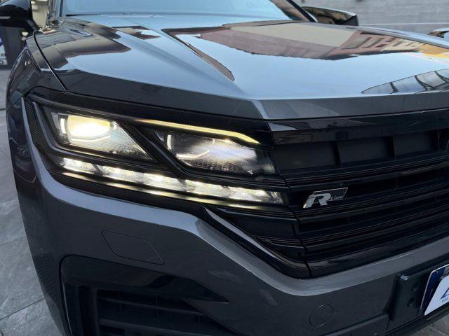 VOLKSWAGEN Touareg 3.0 V6 TDI 286 CV SCR R line tetto panoramico