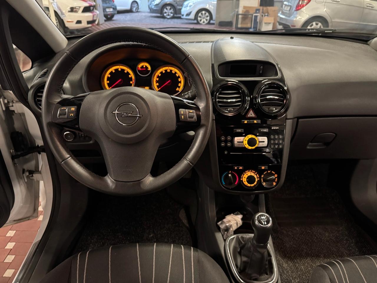 Opel Corsa 1.2 5 porte Club - IDEALE PER NEOPATENTATI