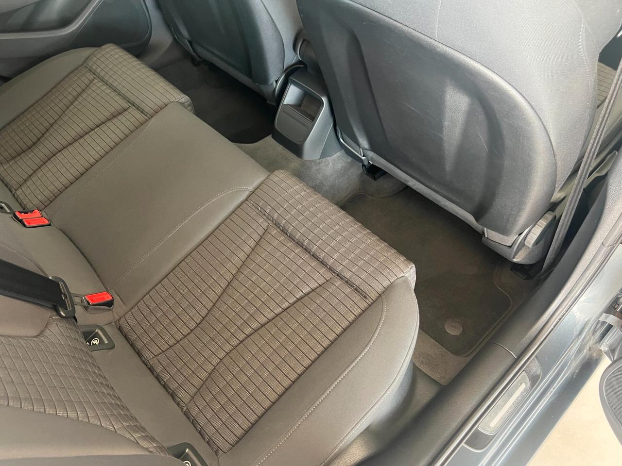 Audi A3 SPB 1.6 TDI Ambiente TUTTA TAGLIANDATA AUDI OK NEOPATENTATI