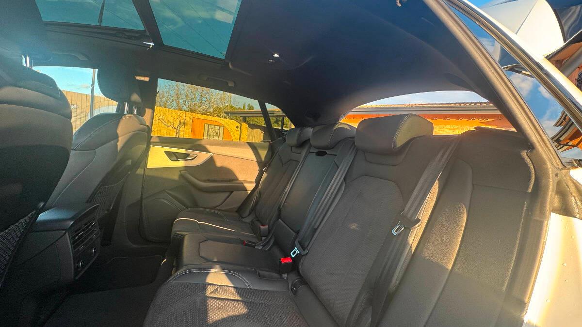 Audi Q8 55 3.0 tfsi mhev Sport quattro tiptronic