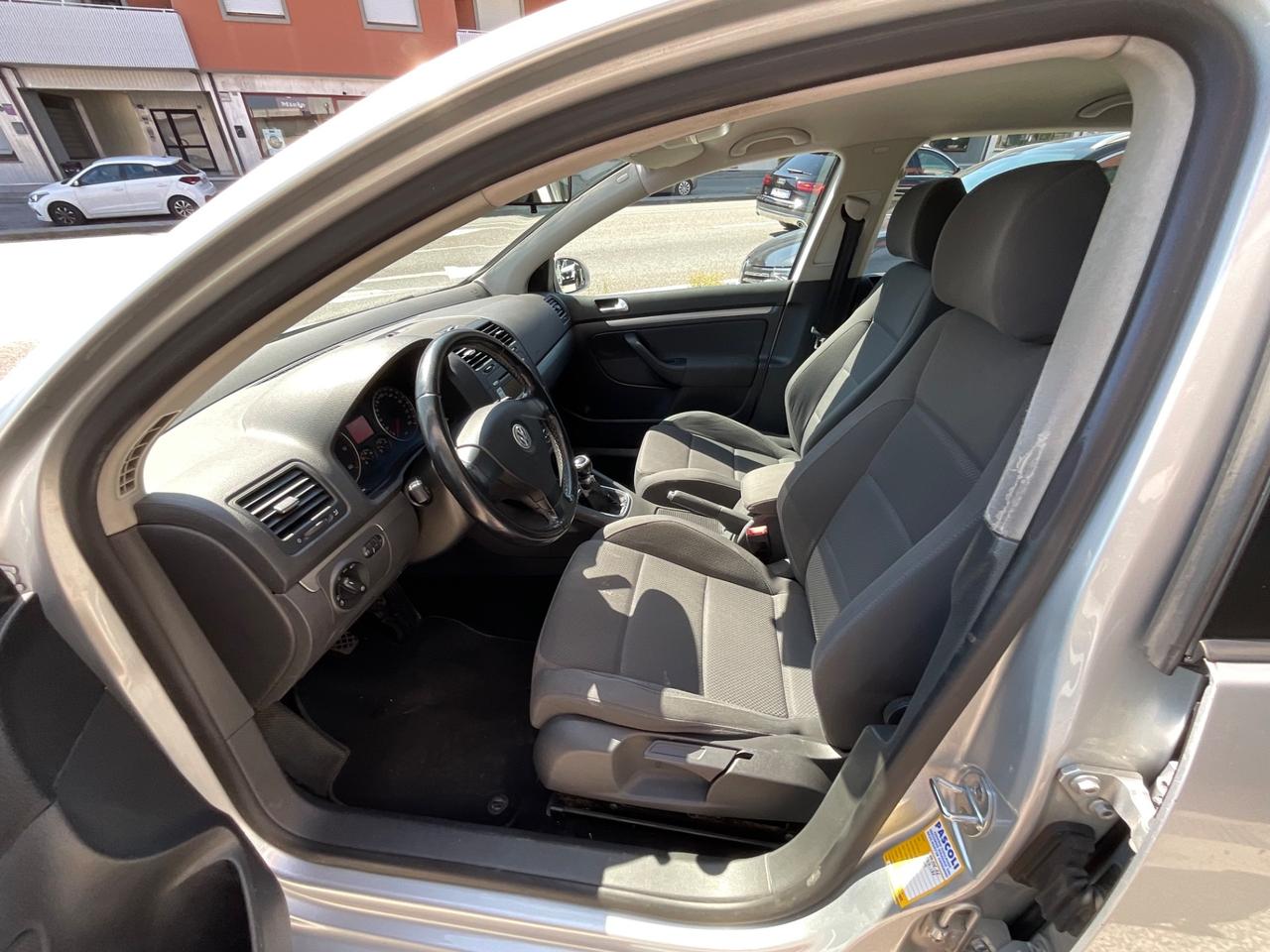 Volkswagen Golf 2.0 TDI DPF 4mot. 5p. Sportline