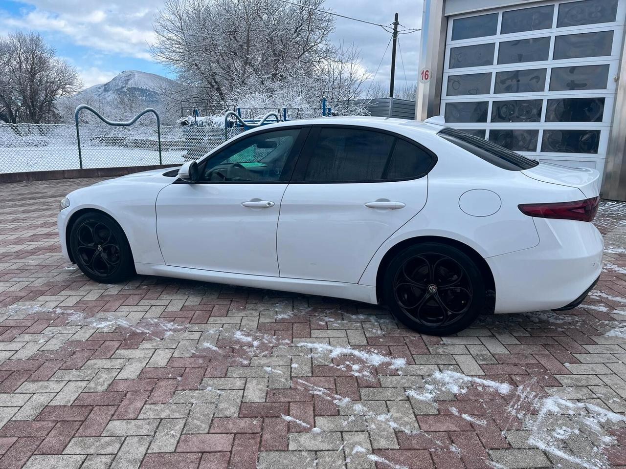 Alfa Romeo Giulia 2.2 Turbodiesel 180 CV Business Sport