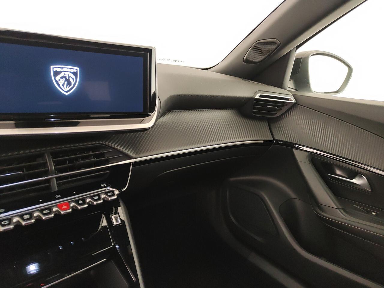 Peugeot 2008 PureTech 130 S&S EAT8 Allure