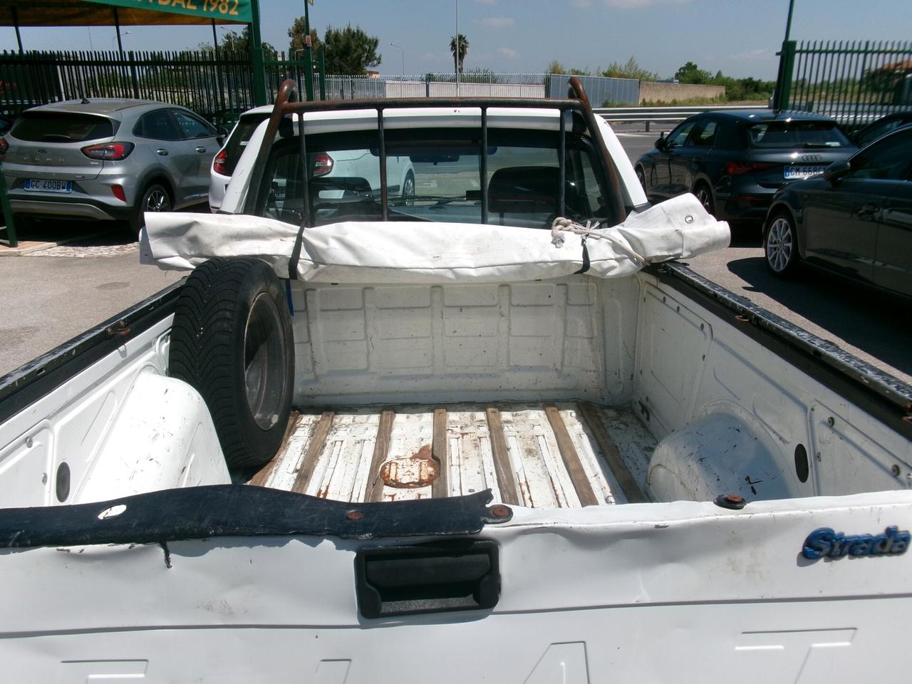 Fiat Strada 1.9 DIESEL PICK-UP 110000 KM CARROZZERIA COME DA FOTO