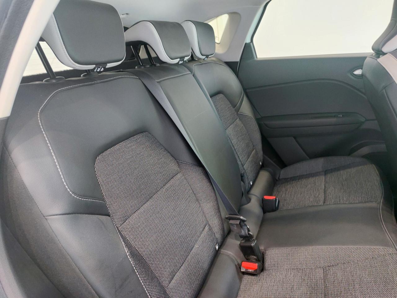 Renault Captur Plug-in Hybrid E-Tech 1 Initiale Paris