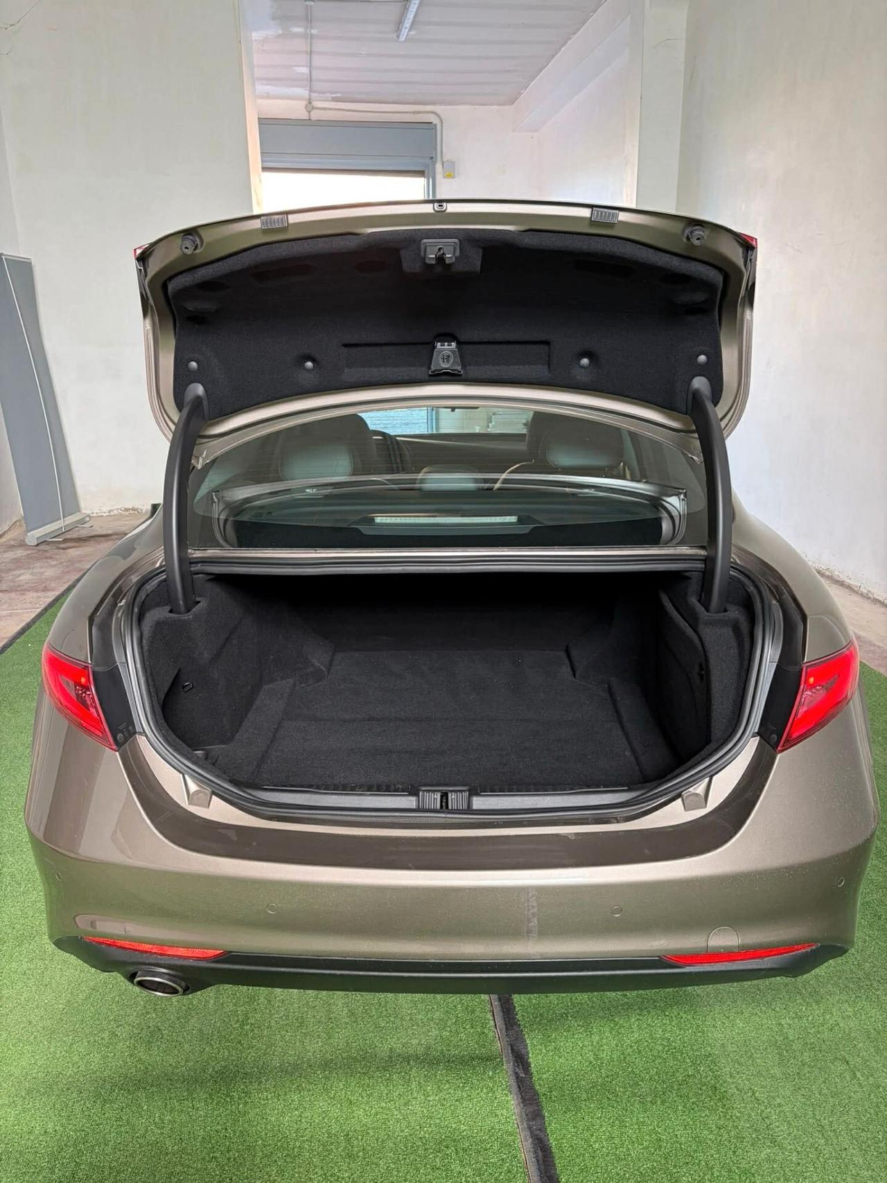 Alfa Romeo Giulia 2.2 Turbodiesel 160 CV AT8 Super