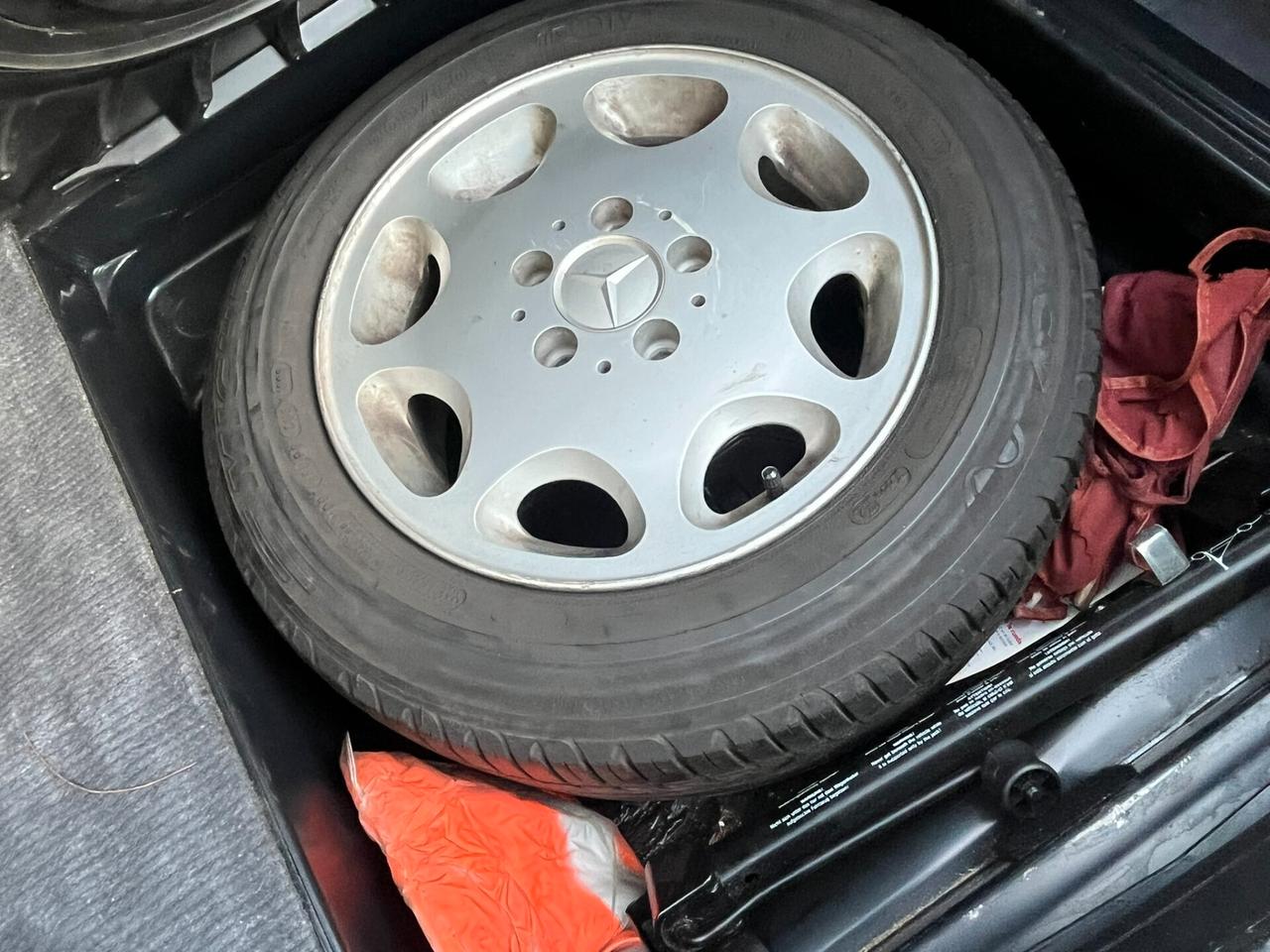 Mercedes 200CE - 99000KM - UNIPRO' - CRS ASI