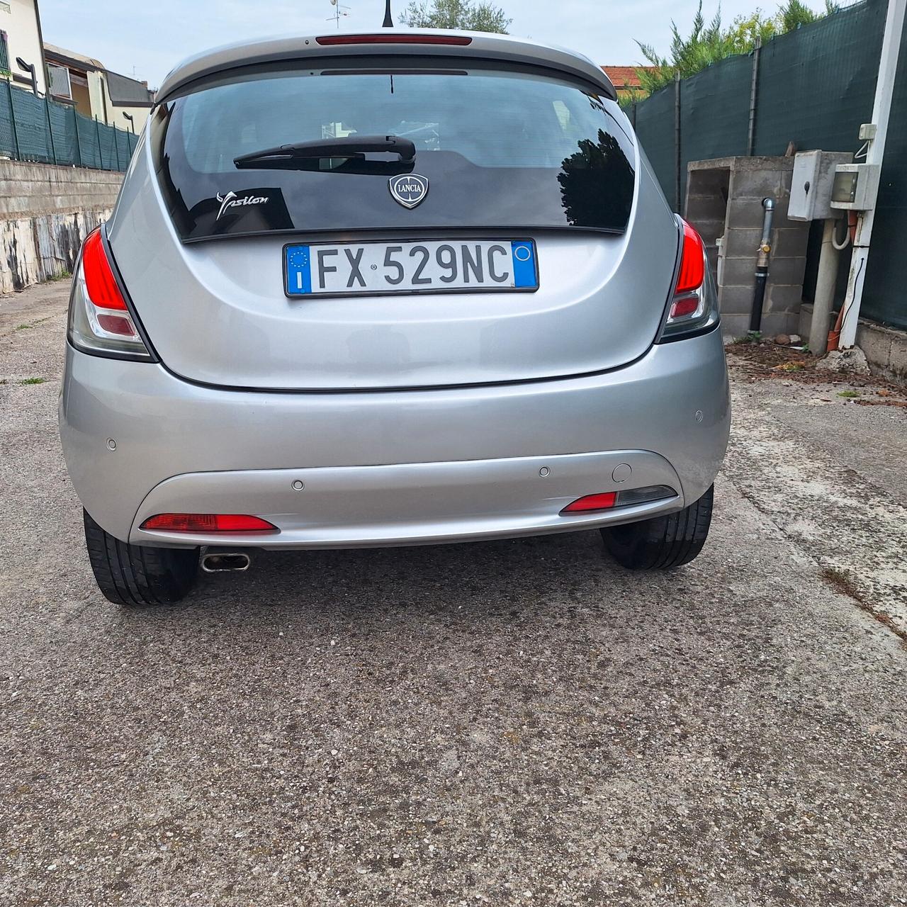 LANCIA YPSILON GARANZIA 12 MESI