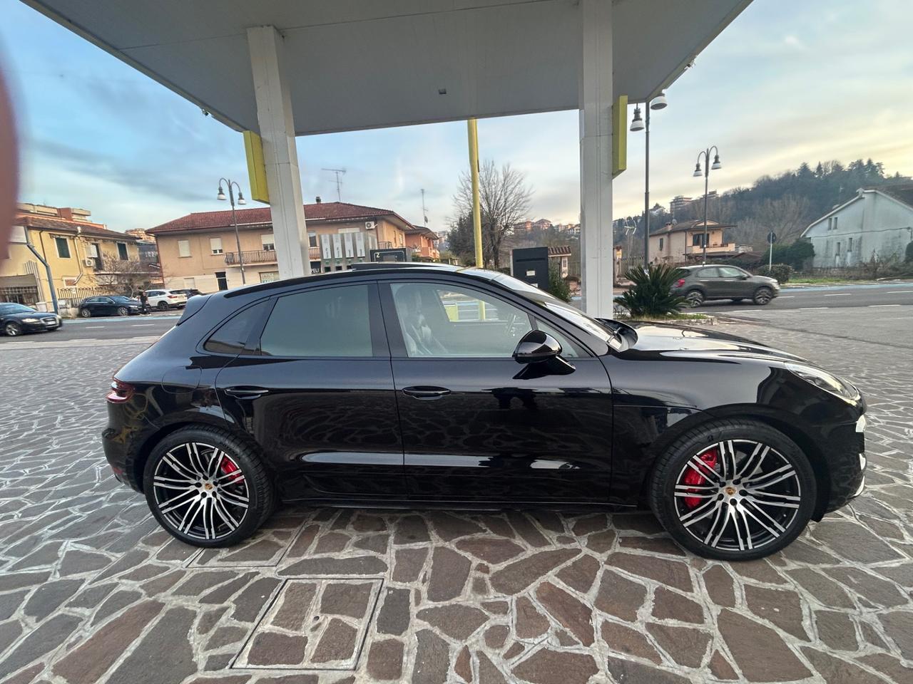 Porsche Macan turbo performance 440CV