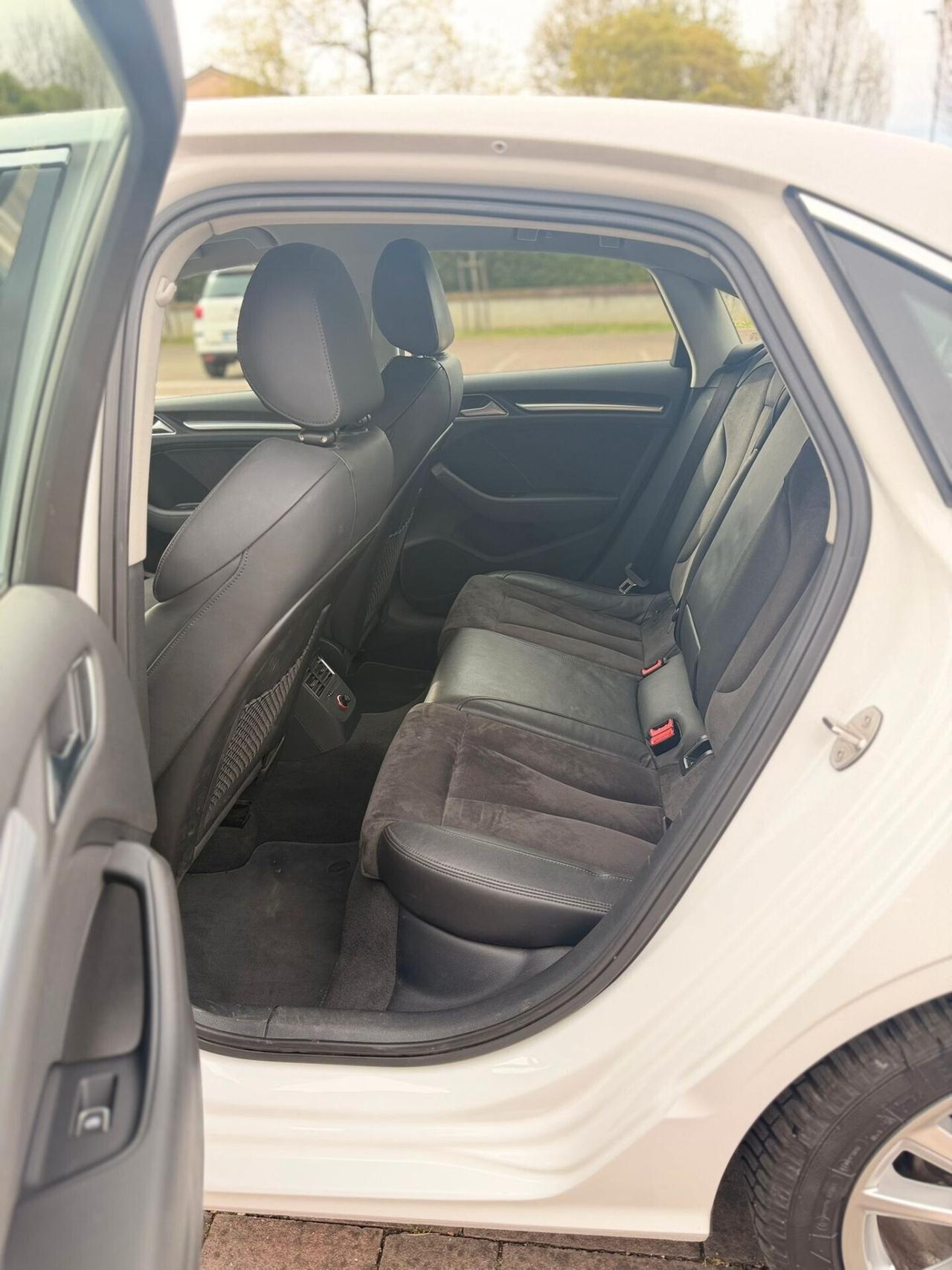 Audi A3 Sedan 1.4 TFSI COD ultra Ambiente