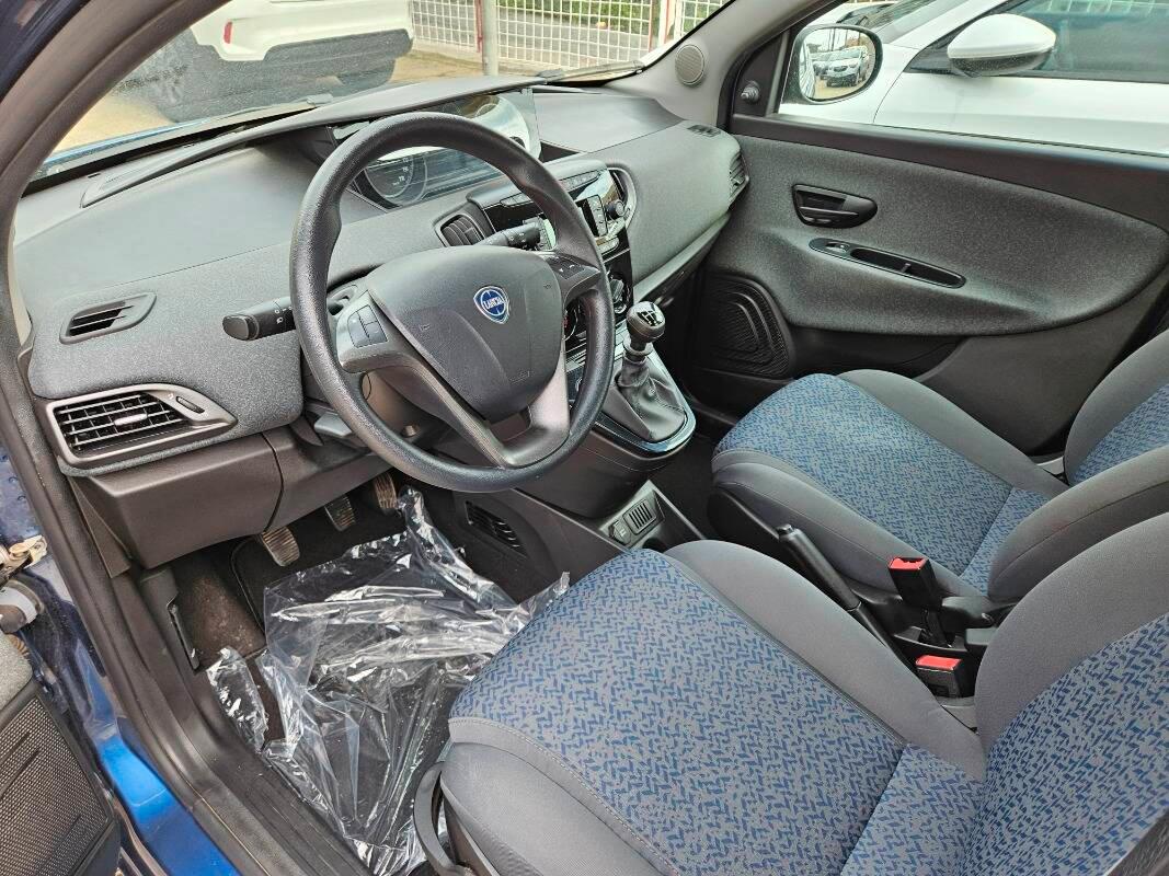 Lancia Ypsilon III 1.0 firefly hybrid Silver s&s 70cv
