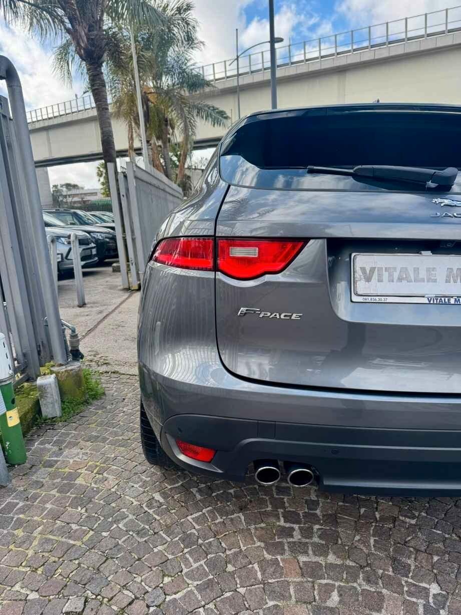 Jaguar F-Pace 2.0 D 180 CV R-Sport