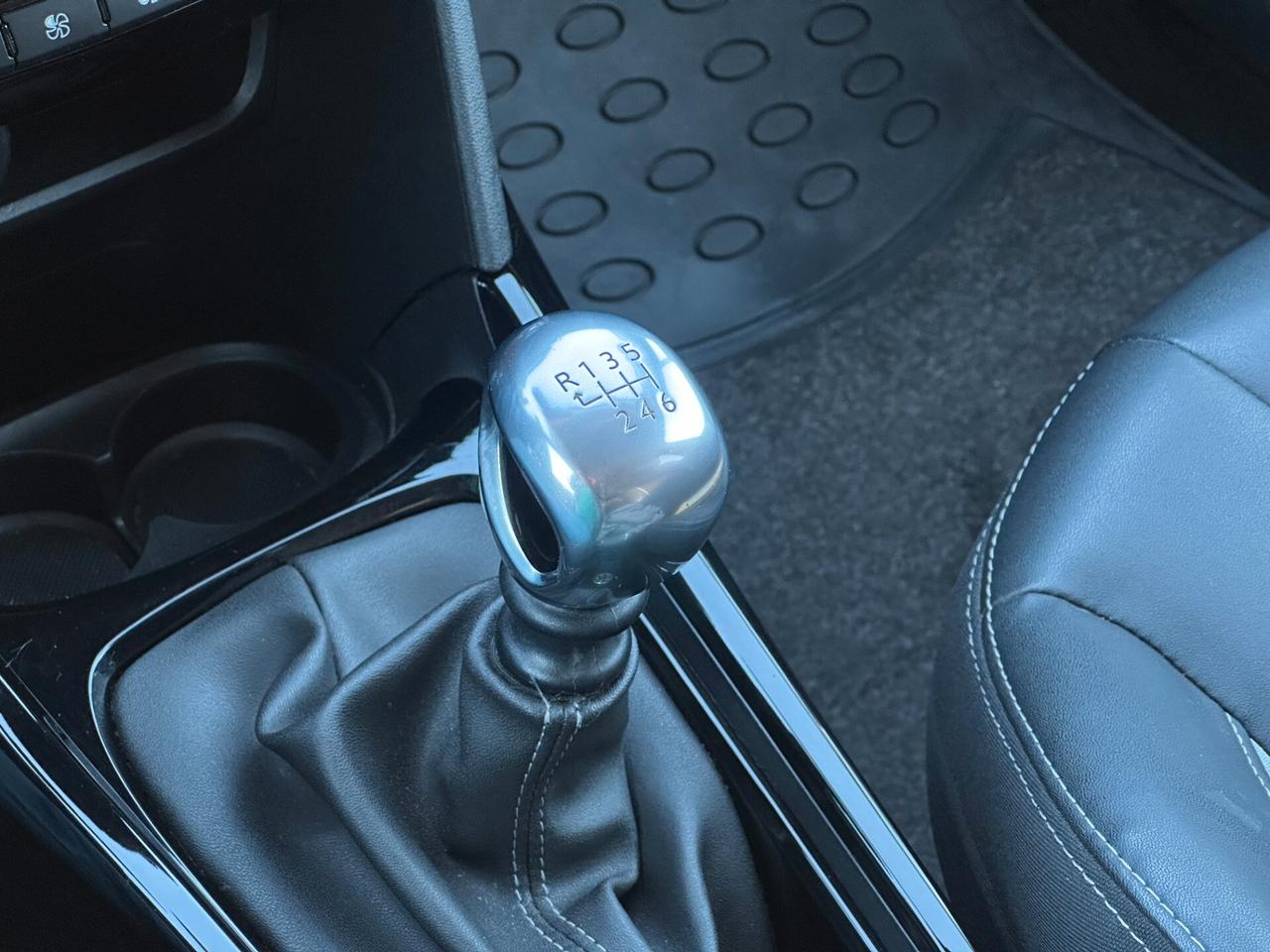 PEUGEOT 2008 BlueHDi 120 S&S Allure