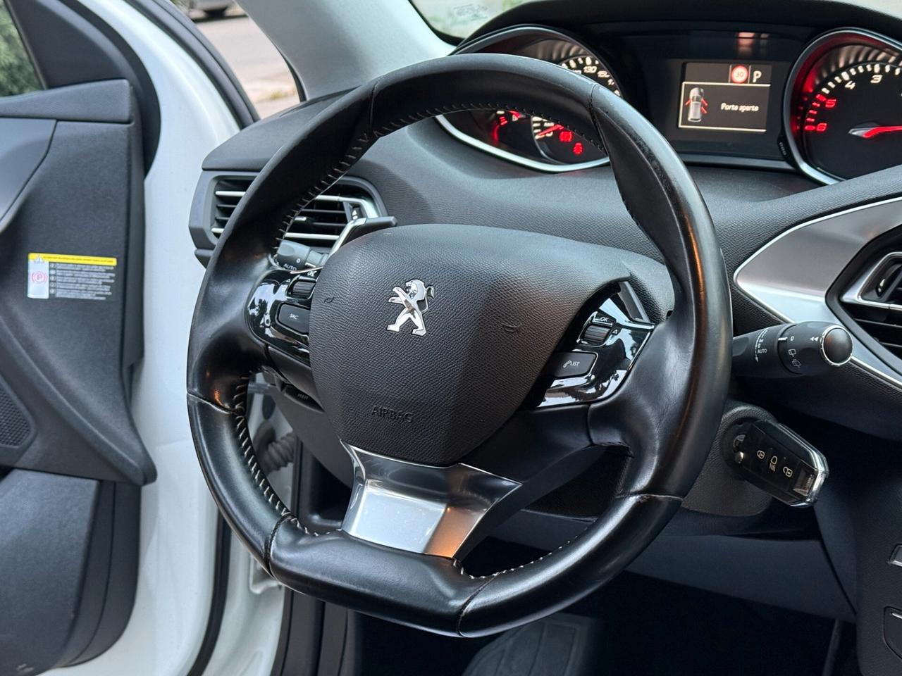 Peugeot 308 1.5 BlueHDi 130 EAT8 Allure NAVI 2020