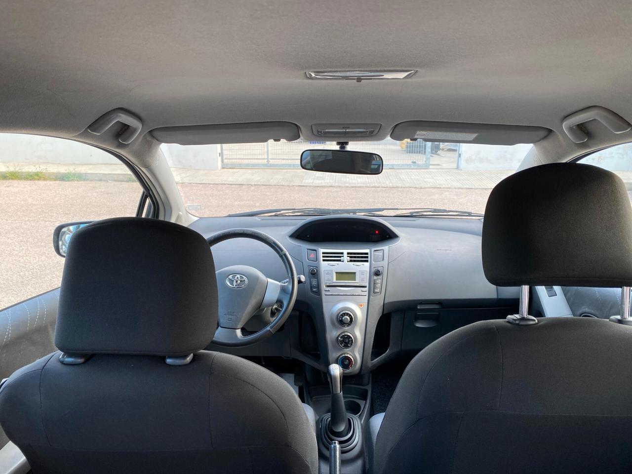 Toyota Yaris 1.0 5 porte Sol
