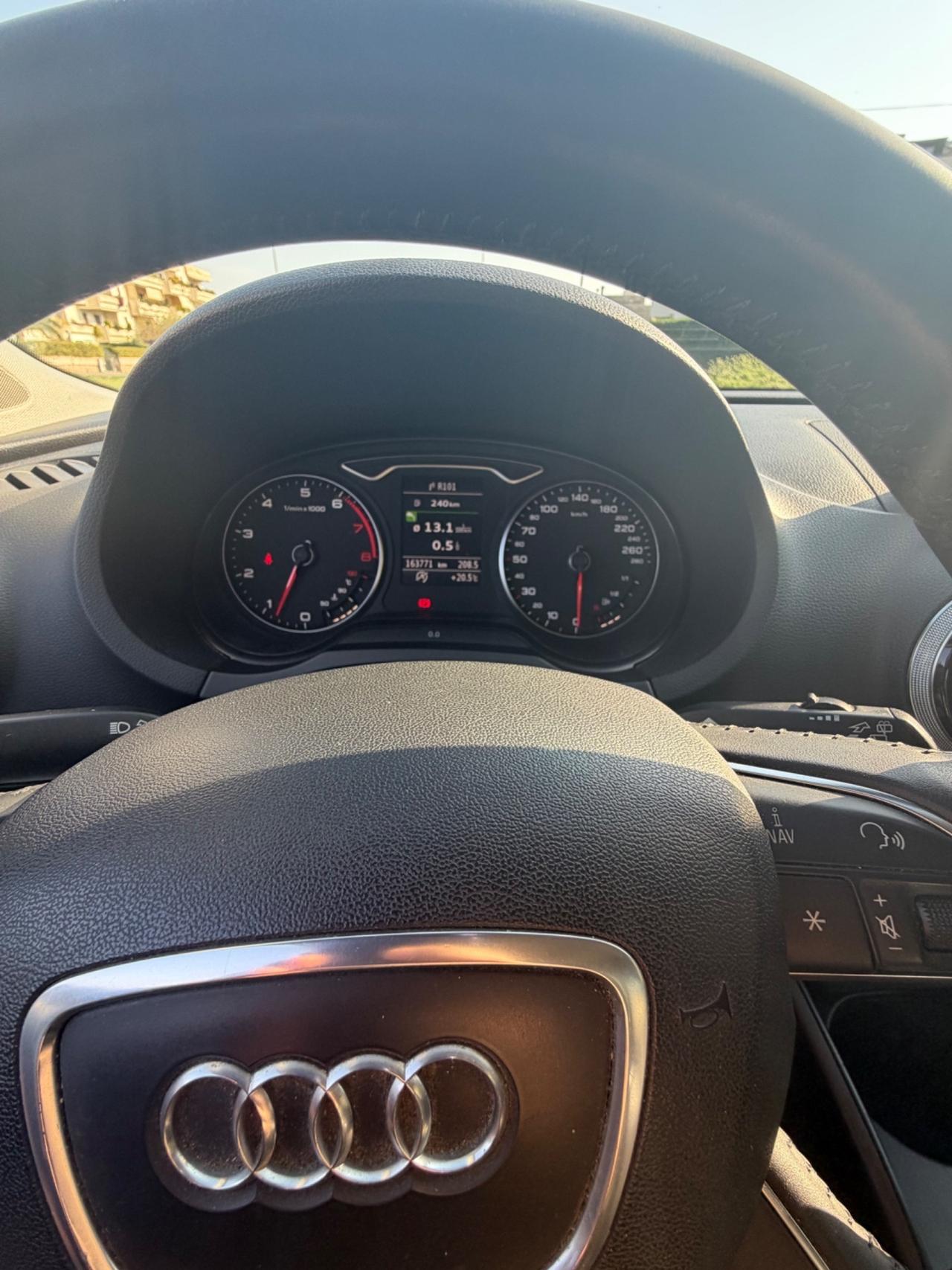 Audi A3 Sedan 1.4 TFSI 125 CV Attraction