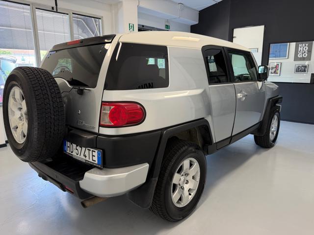 TOYOTA FJ Cruiser 2 WD