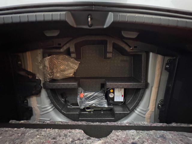 TOYOTA Yaris 1.5 Hybrid 5 porte Active AUTOMATICA PER NEOPATENT