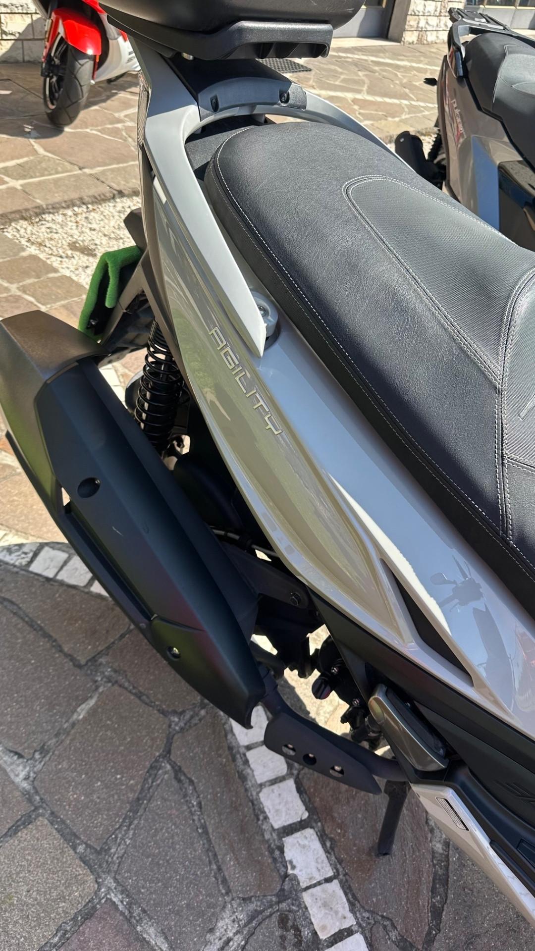 Kymco Agility 300i Con Bauletto