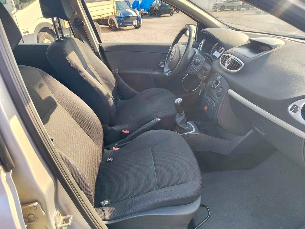 Renault Clio 1.2 16V 5 porte Dynamique