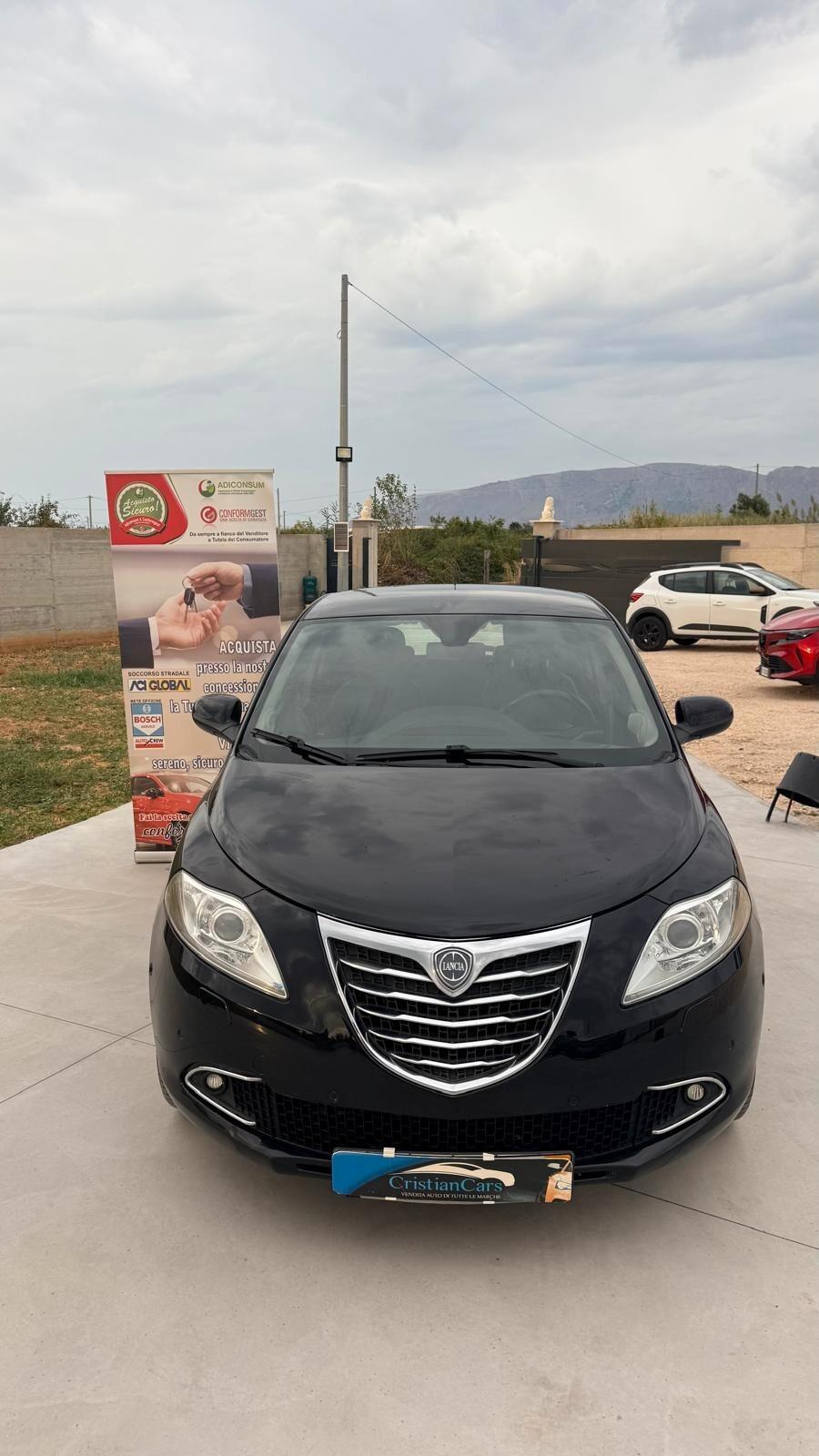 Lancia Ypsilon 1.3 MJT 16V 95 CV 5 porte S&S Silver
