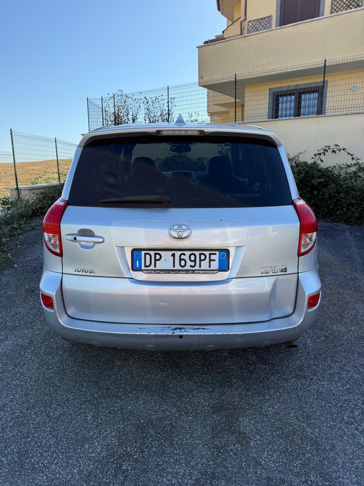 Toyota RAV 4 RAV4 Crossover 2.2 D-Cat 177 CV Luxury