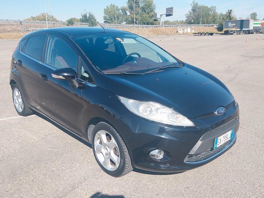 Ford Fiesta 1.4 5 porte Bz.- GPL Titanium