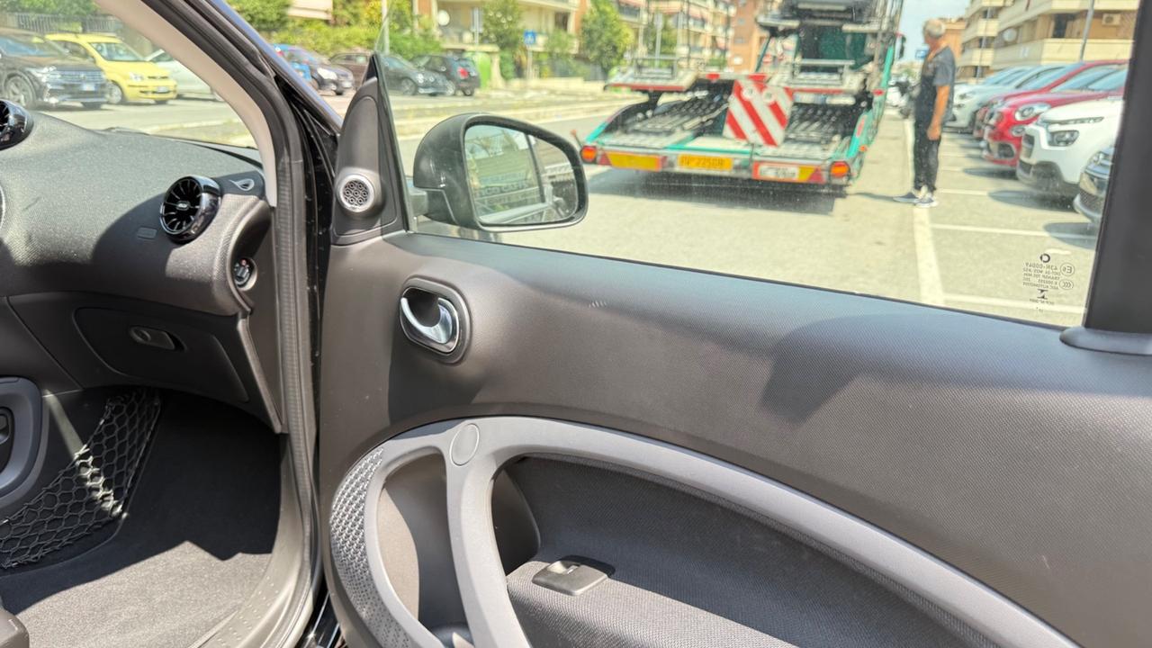 Smart ForTwo BRABUS 0.9 Turbo twinamic parisblue Xclusive LED NAVI KAMERA JBL PACK SPORT PDC PELLE INTROVABILE
