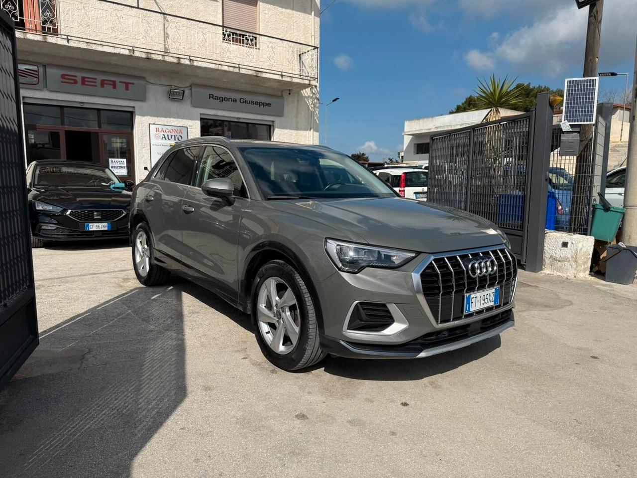 Audi Q3 2.0 TDI 150 CV Business