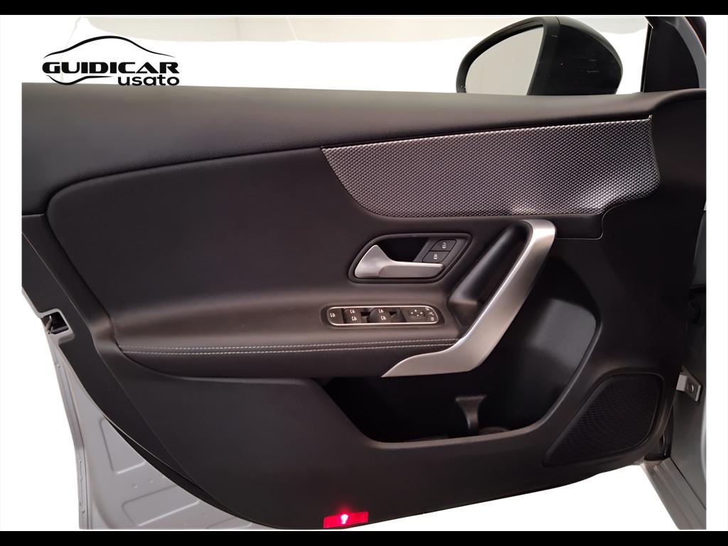 Mercedes-Benz Classe A - W177 2018 - A 180 d Sport auto