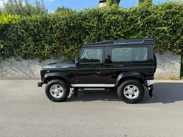 LAND ROVER Defender 90 2.2 TD4 Station Wagon SE NEOPATENTATI