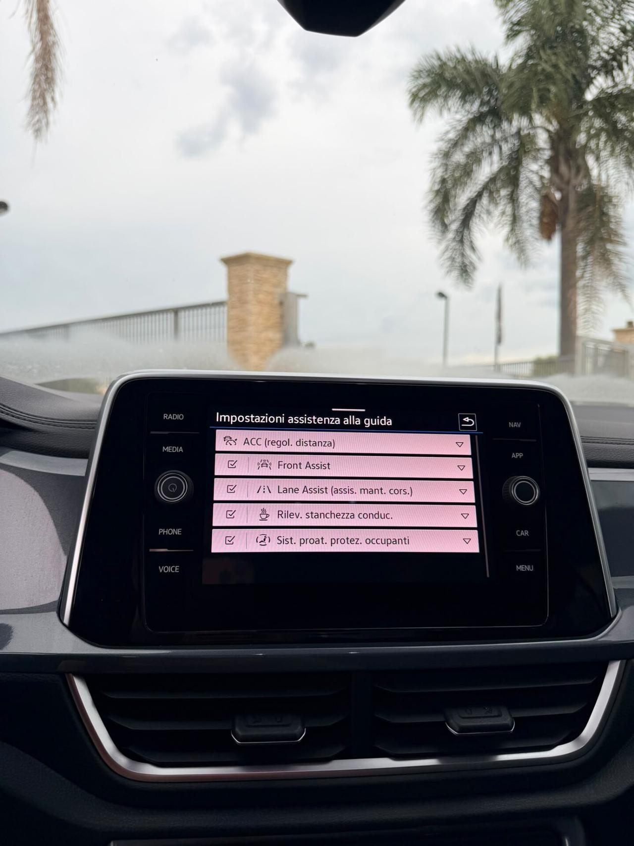 Volkswagen T-Roc 2.0 TDI SCR Style Virtual/Led