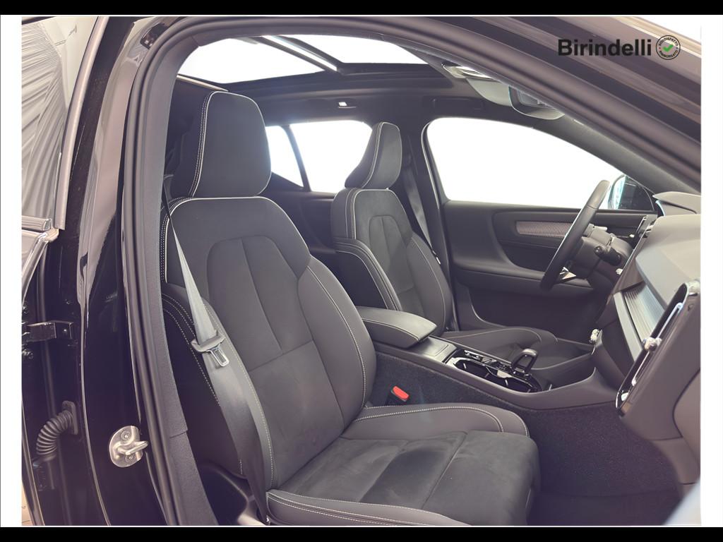 VOLVO XC40 (2017-->) - XC40 B3 automatico Ultra Black Edition