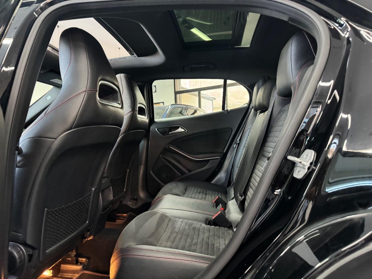 MERCEDES GLA 200 d Automatic AMG TETTO/ RETROCAMERA/ NAVI