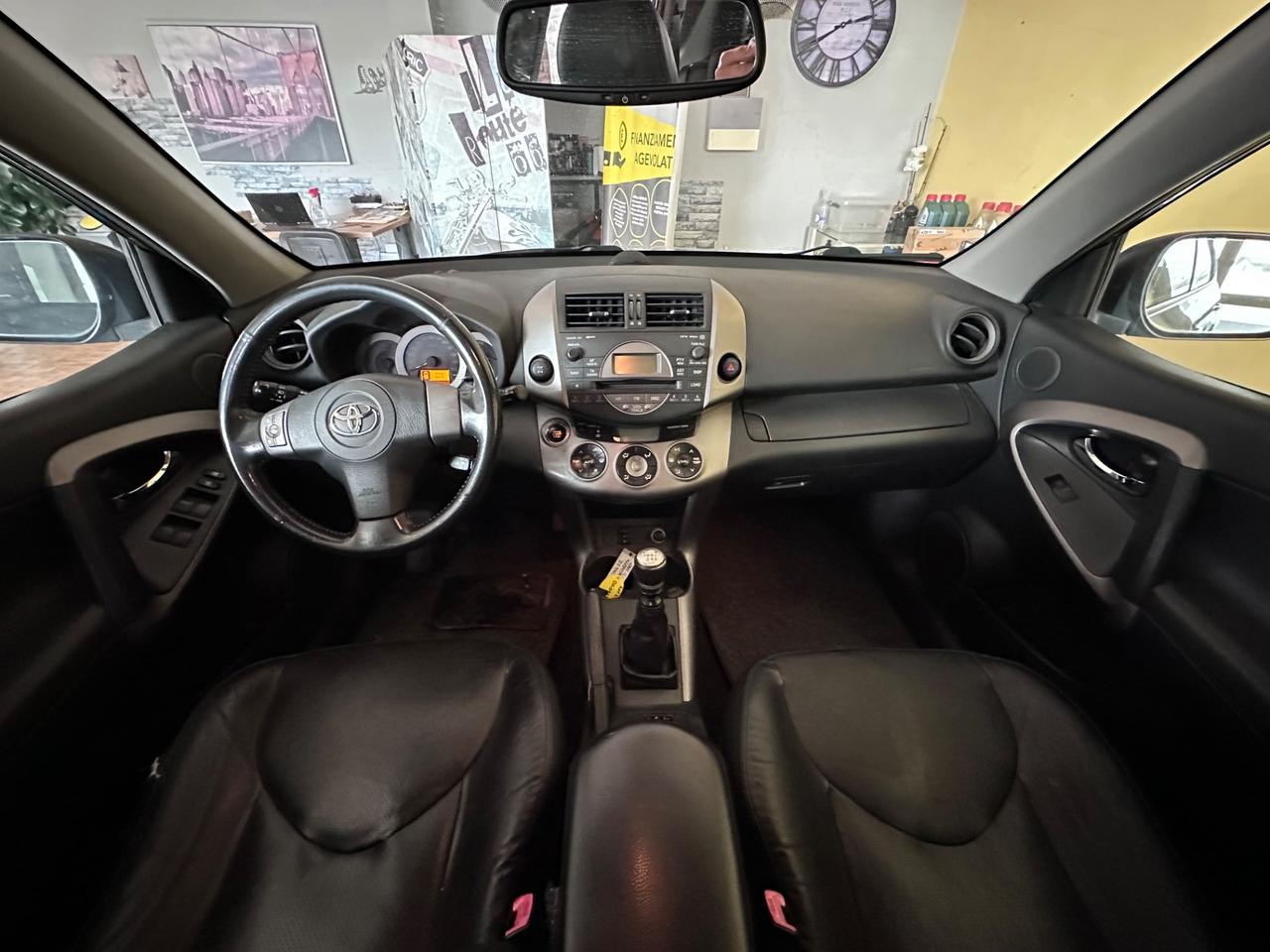 Toyota RAV 4 2.2diesel 177 CV Luxury gancio di traino