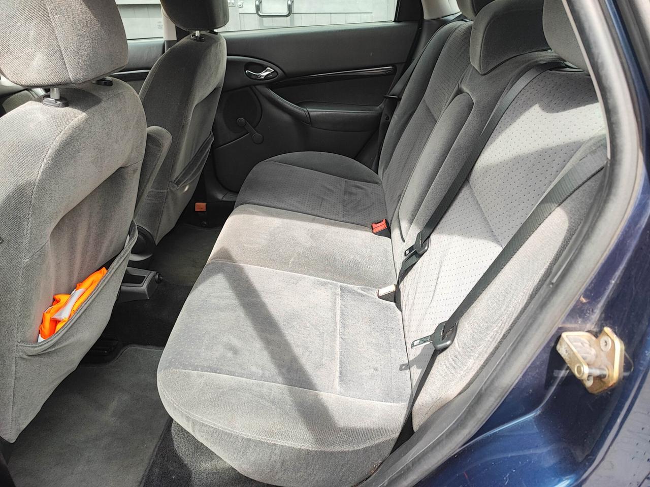 Ford Focus 1.8 Ghia uni-pro