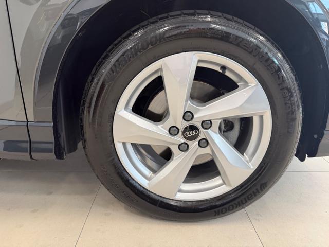 AUDI Q3 35 TFSI Business