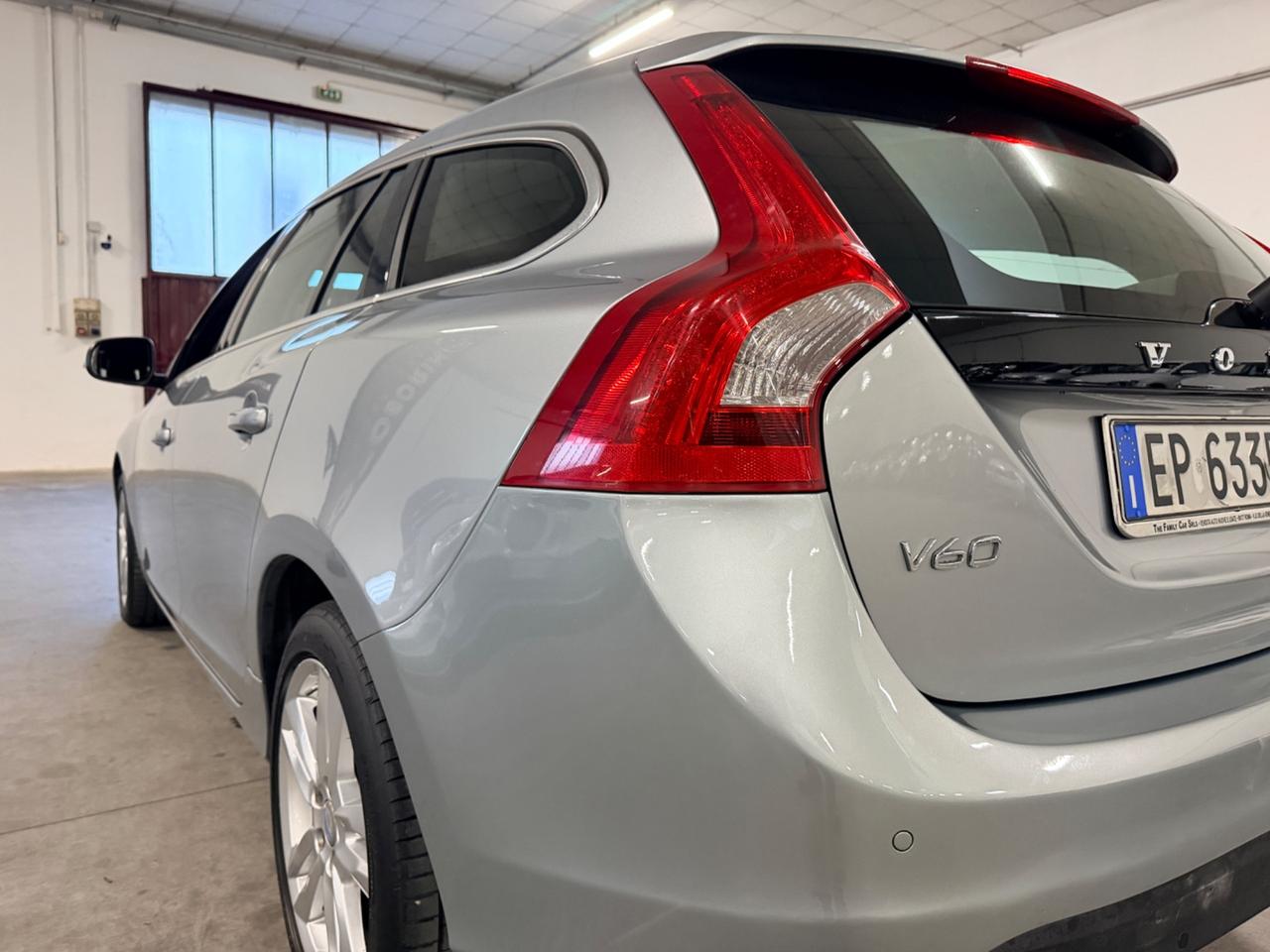 Volvo V60 DRIVe Powershift Momentum