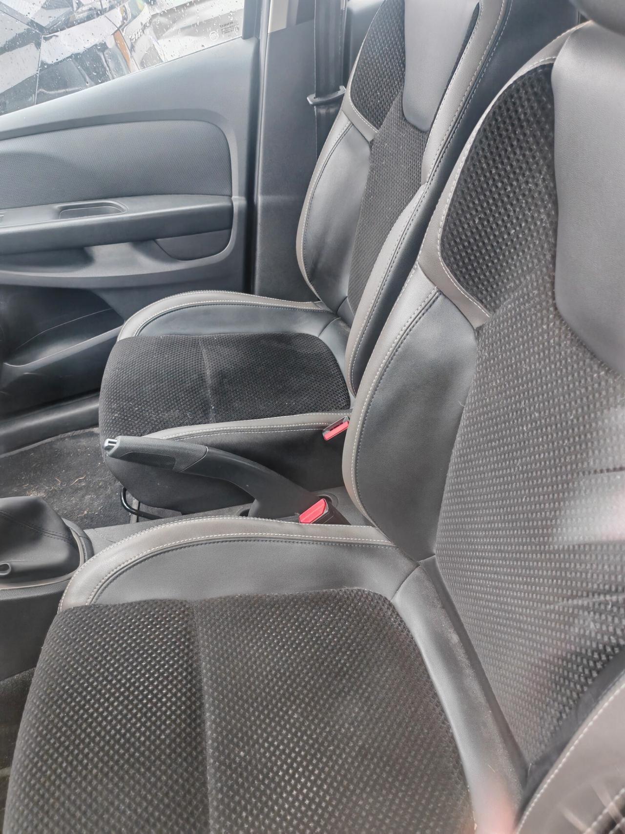 Renault Clio dCi 5 porte incidentata