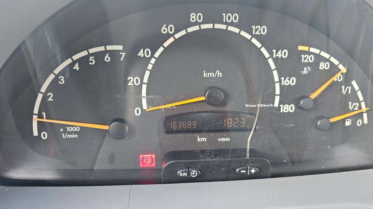 Mercedes Benz sprinter 413 dci con gru gemellato