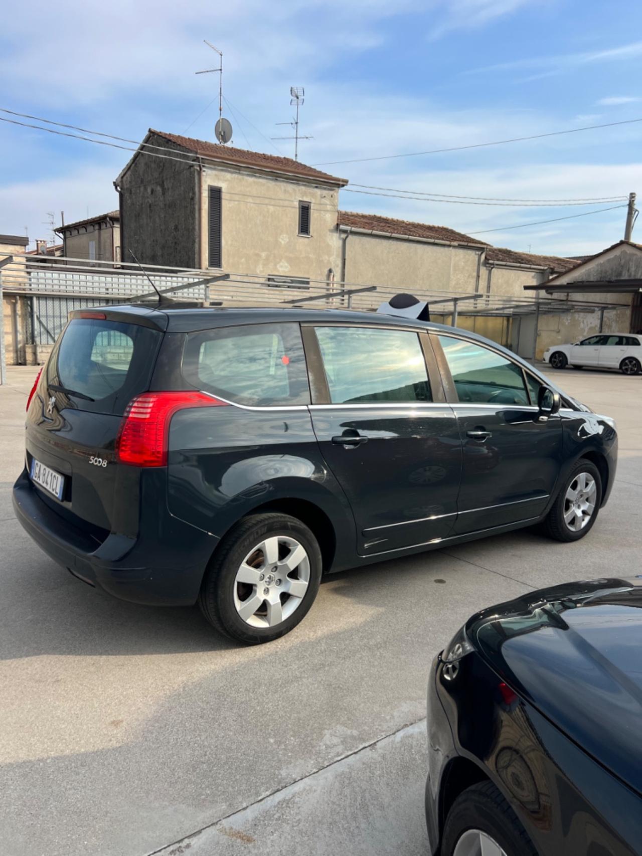 Peugeot 5008 1.6 HDi 112CV Premium
