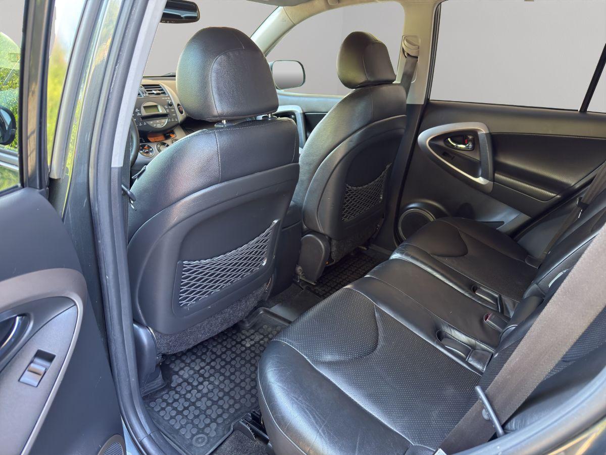 TOYOTA - RAV4 - 2.2 D-Cat 177CV Luxury pelle