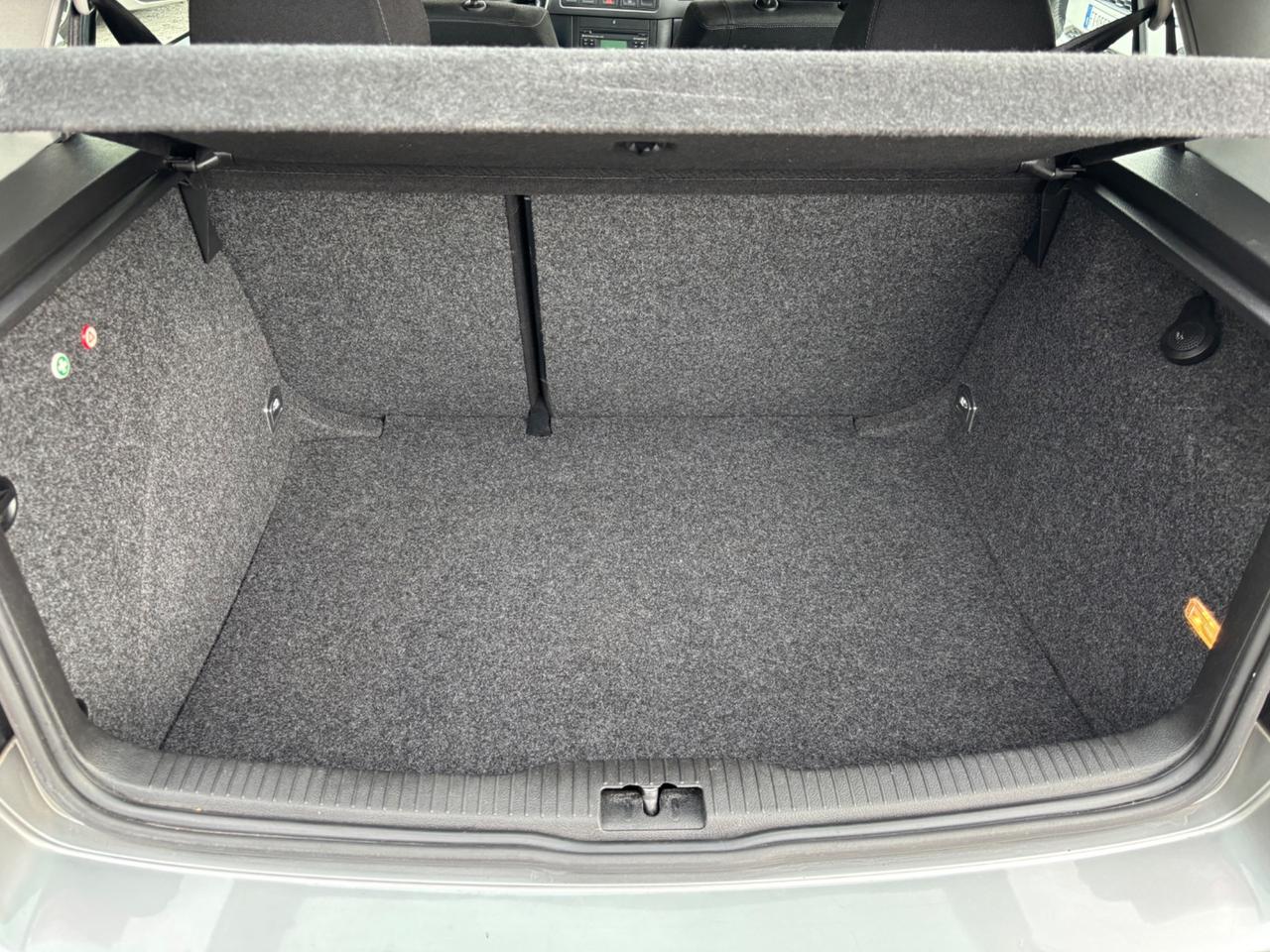 Volkswagen Golf 1.6 5 porte Highline OK NEOPATENTATI