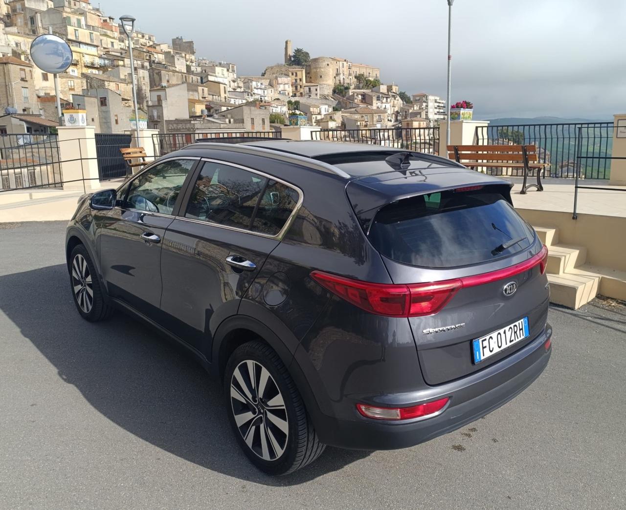 Kia Sportage 1.7 CRDI VGT 2WD high tech