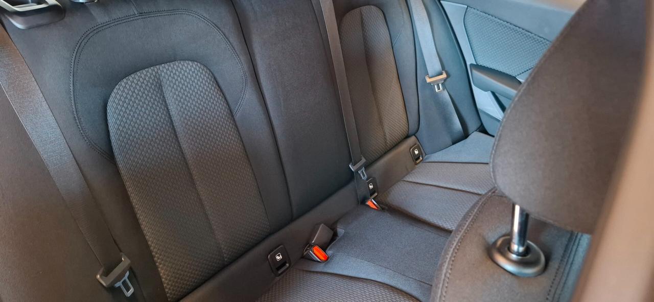 Bmw 118 118i 5p. Business Advantage