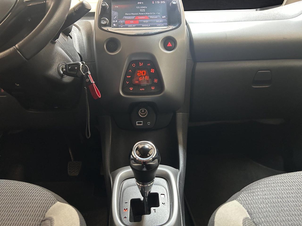 Toyota Aygo 5p 1.0 x-play m-mt 72cv