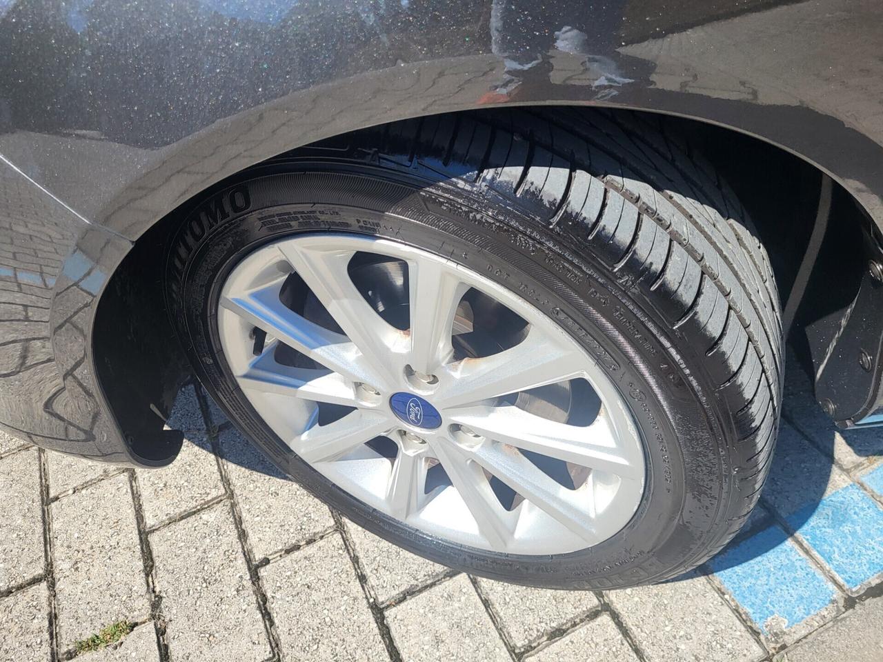 Ford B-Max 1.5 TDCi-EURO 6B-NAVI-PARK PILOT