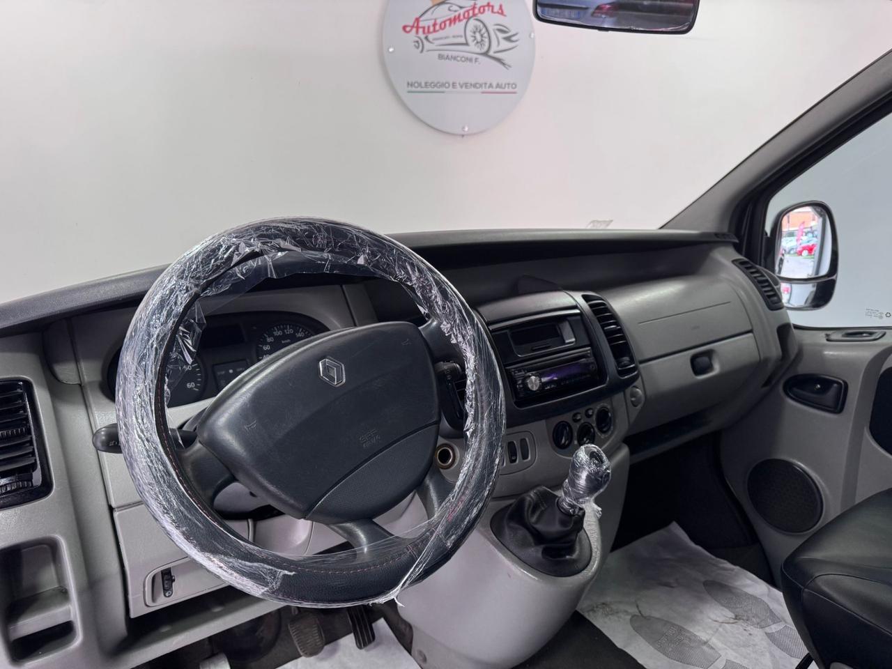Renault Trafic 2.5 dCi -VETRATO-OMOLOGATO 8 POSTI -2005