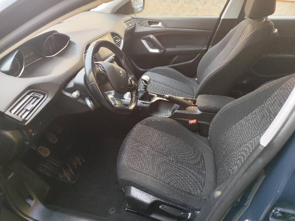 Peugeot 308 1.5 Business 130cv - 2018