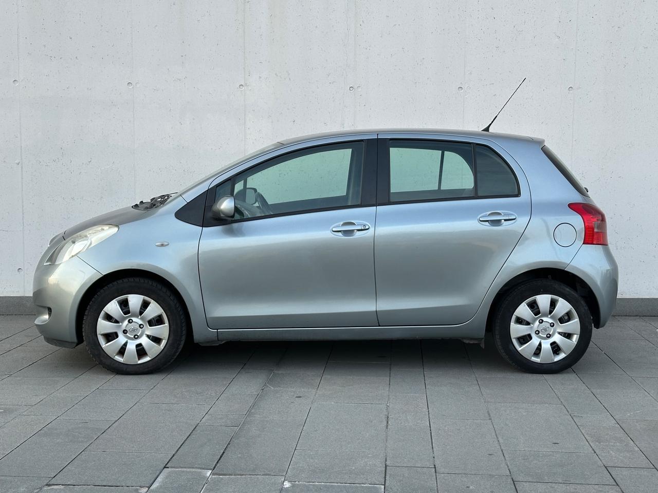 Toyota Yaris 1.0 5 porte Sol